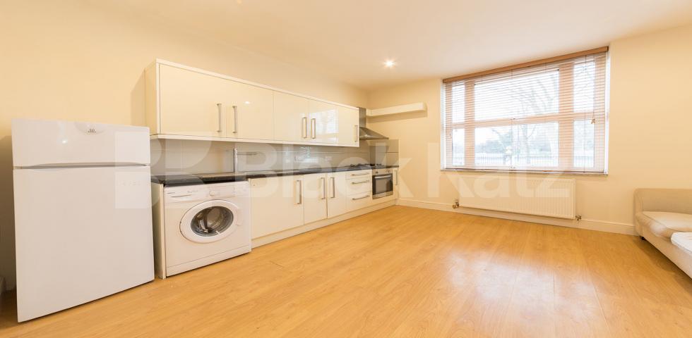 			Great 2 Bed Property !, 2 Bedroom, 1 bath, 1 reception Flat			 High street, Hornsey/Crouch End